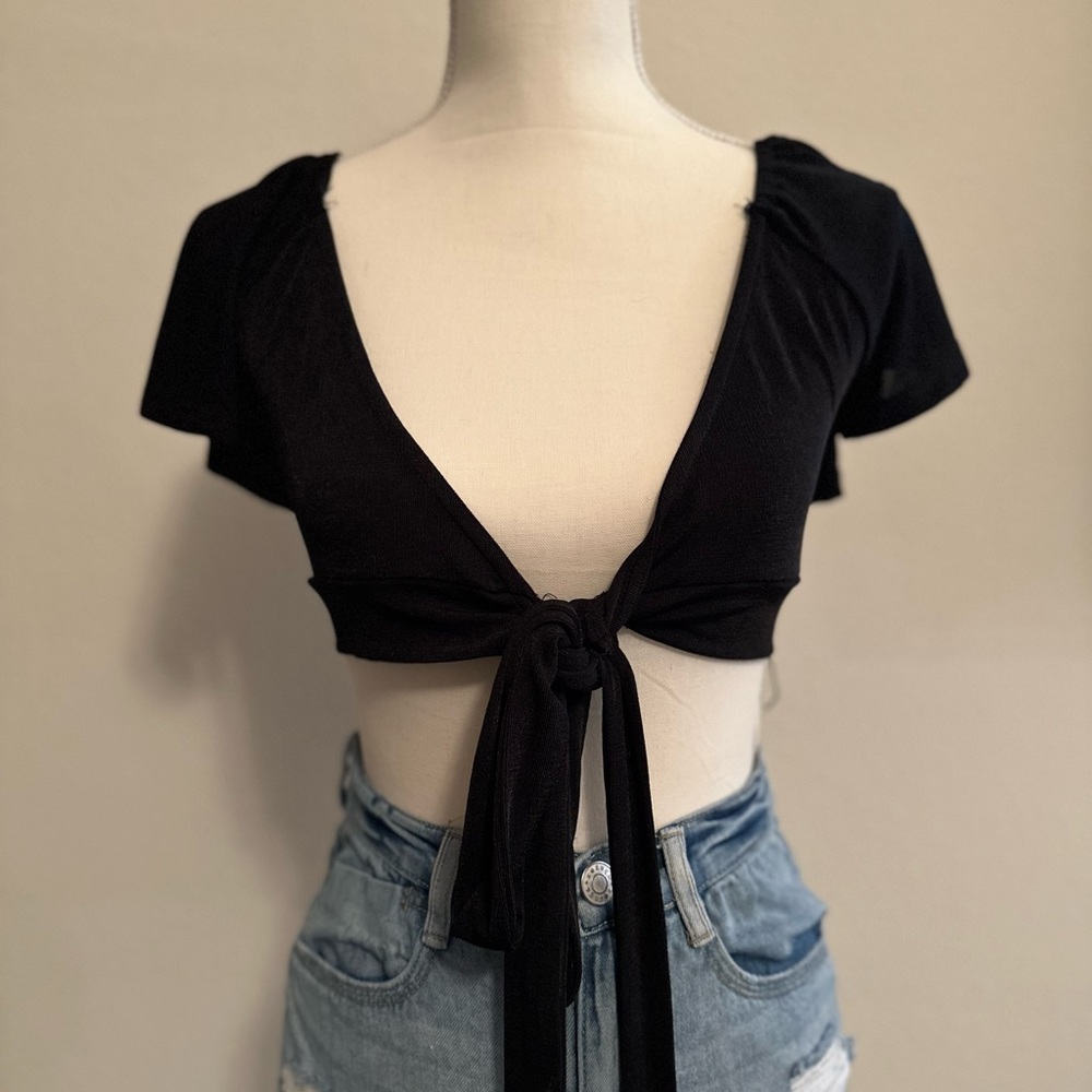 Black Wrap Around Short Sleeve Crop Top Size Small